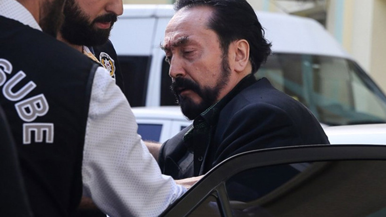 Adnan Oktar'ın aylık kazancı dudak uçuklattı!
