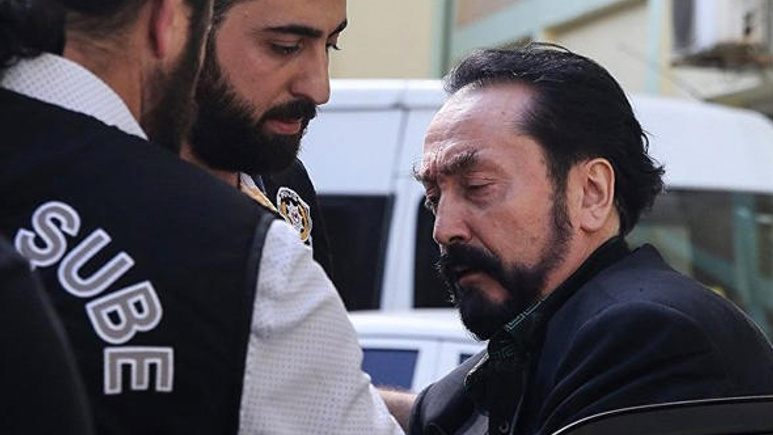 Adnan Oktar'a bir darbe daha! İtirafçı oldular