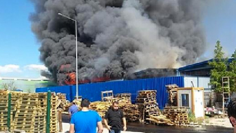 Ankara'da fabrika yangını! İşte ilk görüntüler