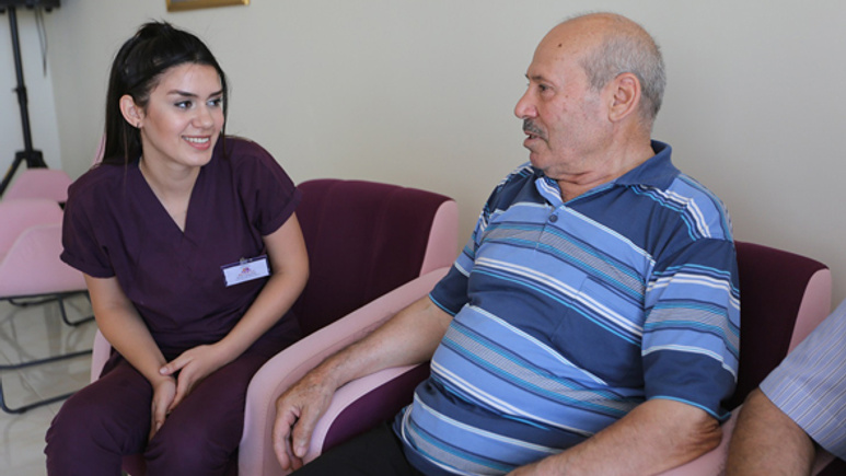 Alzheimer hastaları bu merkezde hayat buluyor