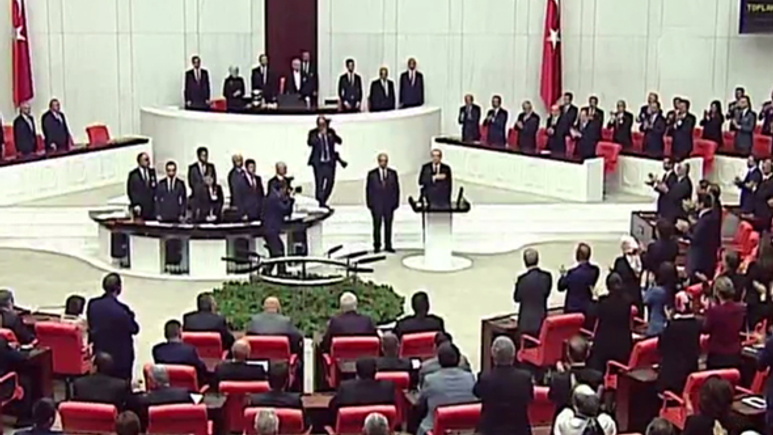 Erdoğan'ı görünce kalkmadılar! CHP'lilerin yemindeki şok tepkisi