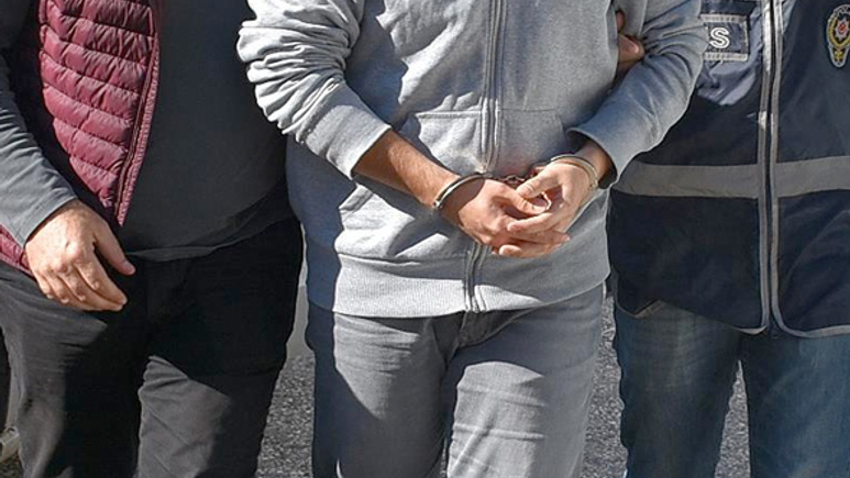 Uşak'ta FETÖ firarisi çift yakalandı