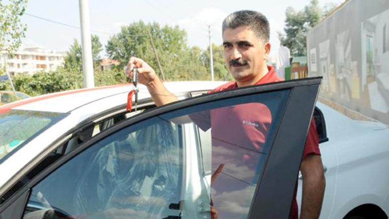 Yalova'da dolarını bozdurup ev alana otomobil hediye