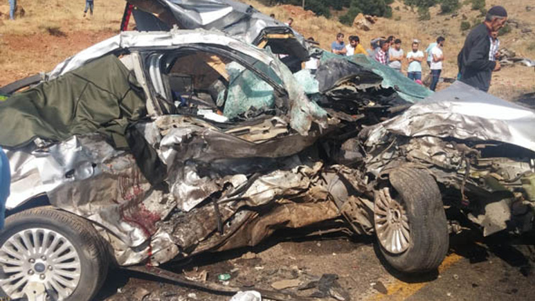 Bingöl'de feci kaza! Çok sayıda ölü ve yaralı var