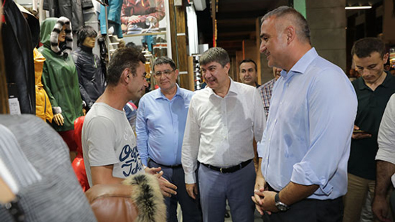 Bakan Ersoy ve Başkan Türel Kemer Liman Caddesi’ni gezdi