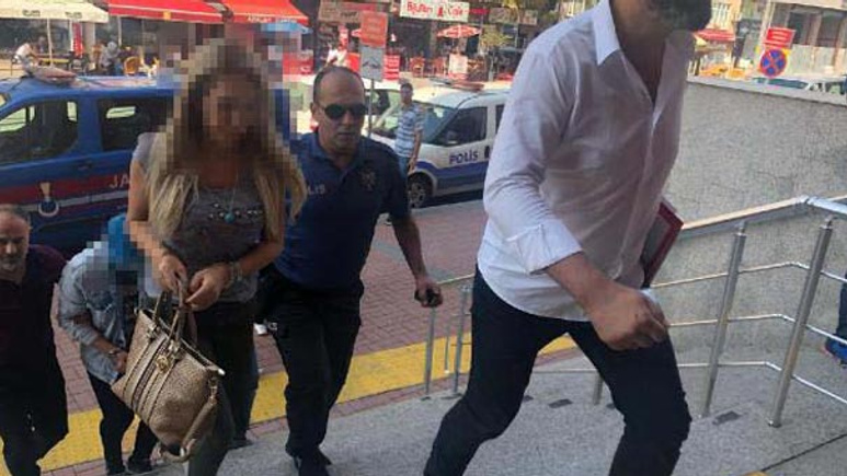 İzmit'te giren çıkan çok olunca şüphelendikleri yer fuhuş evi çıktı