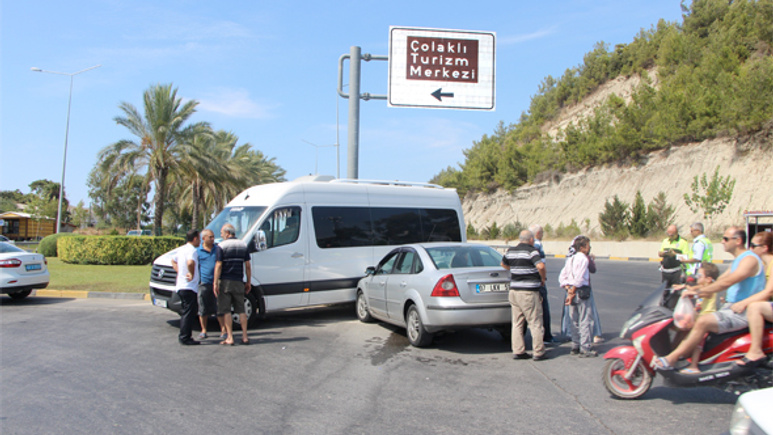 Trafik kazasındaki tartışmayı polis sonlandırdı