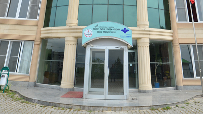 Ayda 100 liraya öğrencilere yurt veriyor! İnsan Vakfı kimin?