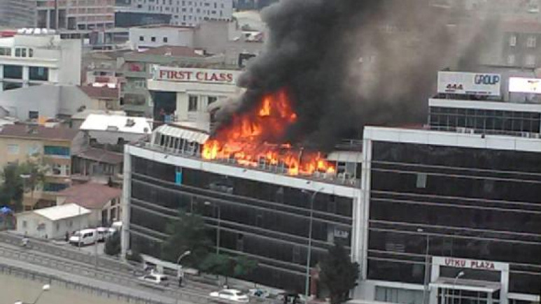 İstanbul'da korkutan yangın plaza alevlere teslim!
