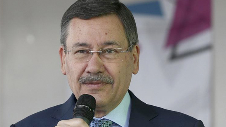 Melik Gökçek'ten CHP'li vekile: Görünce çatır çatır çatlayacaksın!