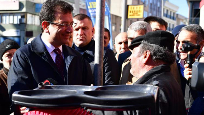 Ekrem İmamoğlu hurdacı vatandaşla İngilizce konuştu!