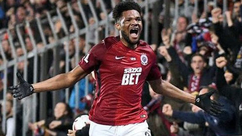 G.Saray golcü transferini bitirdi!