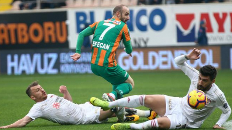 Alanyaspor evinde Sivasspor'a acımadı!