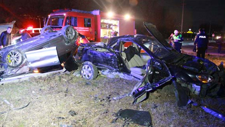 Nişanlı çifti trafik kazası ayırdı