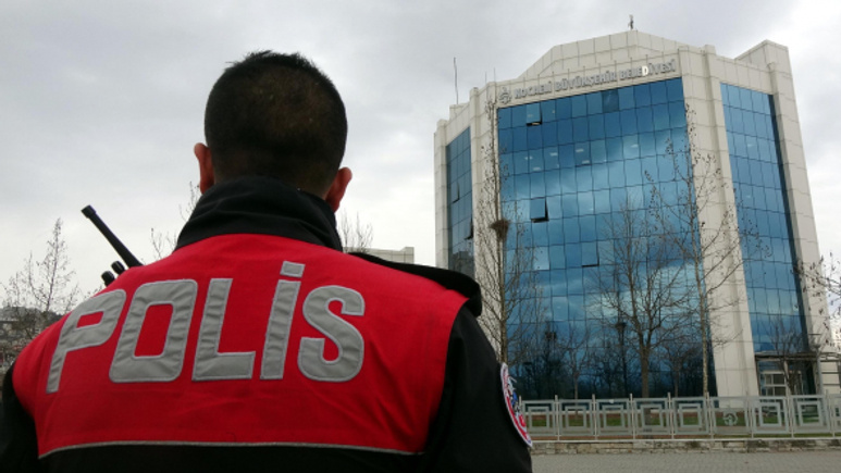 Kocaeli Büyükşehir Belediyesine silahlı saldırı!