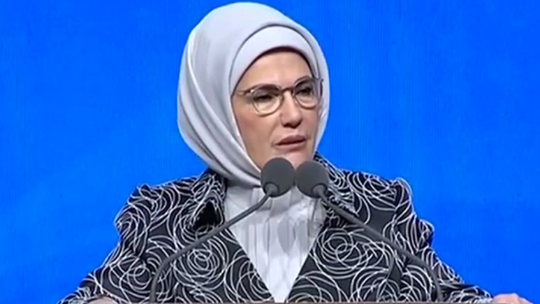Fahri Kur'an Kursu öğreticileri Emine Erdoğan'dan destek istedi