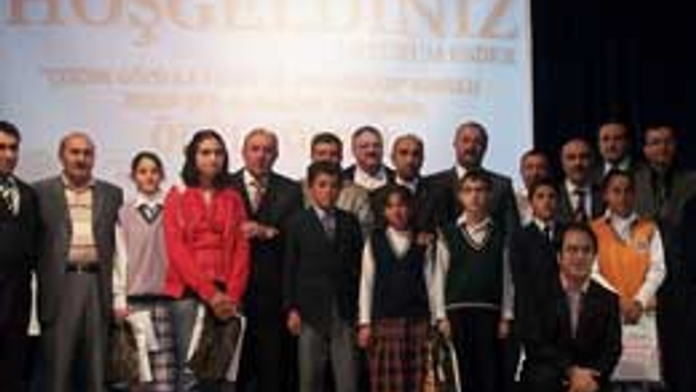 Erzurumda şiir ve mektup yarışması düzenlendi