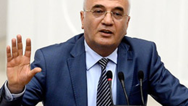 Güvenlik Zirvesi'nde tape gerilimi