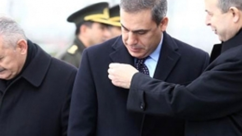 Hakan Fidan'ın Valiyle saç teli diyaloğu