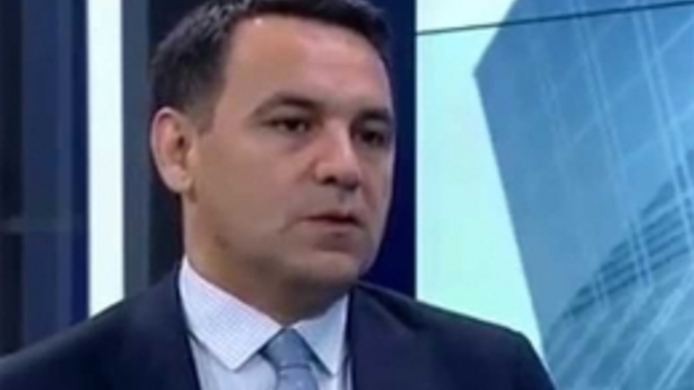 Deniz Zeyrek'in ilk sergisi sosyal medyada