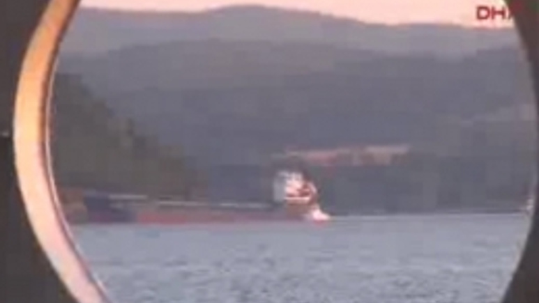 Yük gemisi Çanakkale Boğazı'nda karaya oturdu