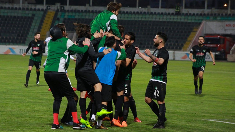 Denizlispor Süper Lig'e koşuyor