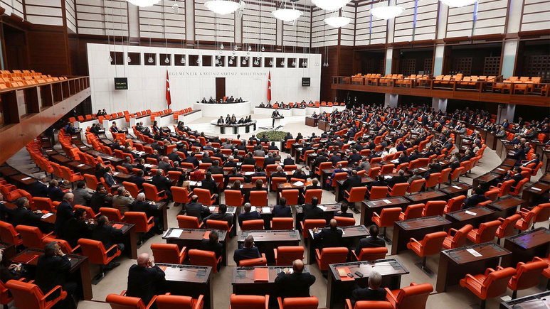 AK Parti'nin 12 maddelik teklifi TBMM'de