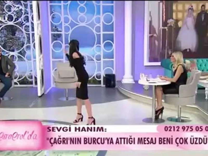 yatak goruntuleri cikan sevgi esiyle kavga etti yayini terk etti internet haber