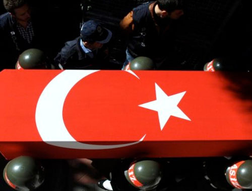 Diyarbakır'da polis şehit oldu