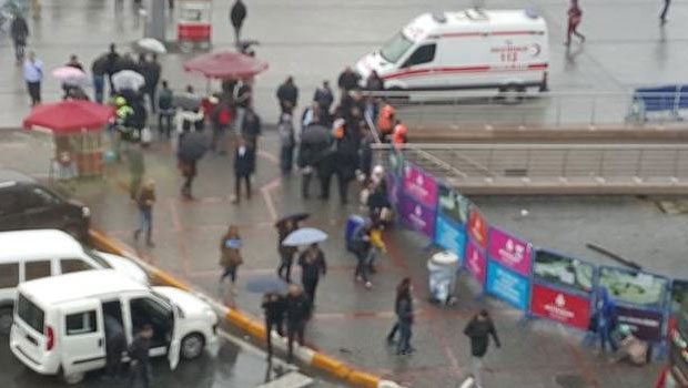 Taksim Metrosu'nda panik ambulans ve polis geldi