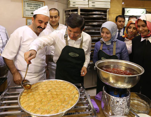 Davutoğlu'ndan renkli Gaziantep fotoğrafları