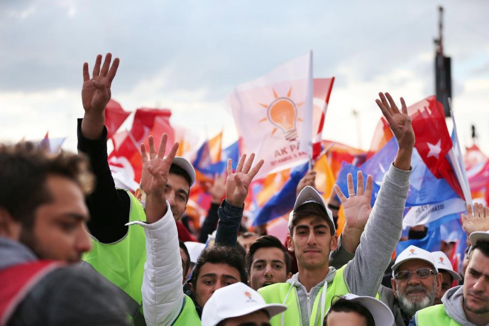 AK Parti İstanbul mitinginden renkli görüntüler