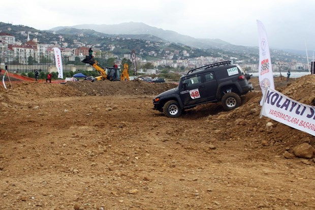 Trabzon’da off-road'da  zorlu mücadele