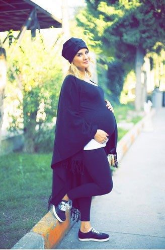Esra Erol kaç aylık hamile instagram resimleri