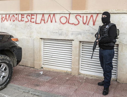 Cizre'de Emniyet Müdürlüğü'ne silahlı saldırı!