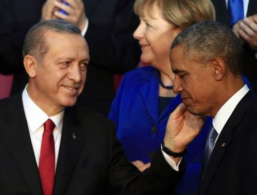 Erdoğan'ın Obama'nın yanağını okşadığı fotoğraf gerçek mi?