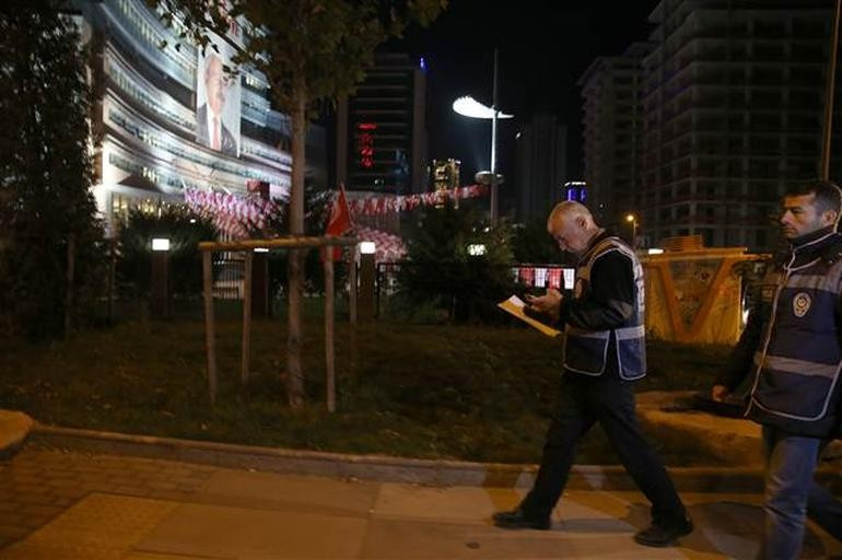 CHP Genel Merkezi önünde silah sesleri