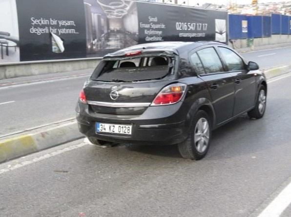 İstanbul'da lodos yıkıp geçiyor