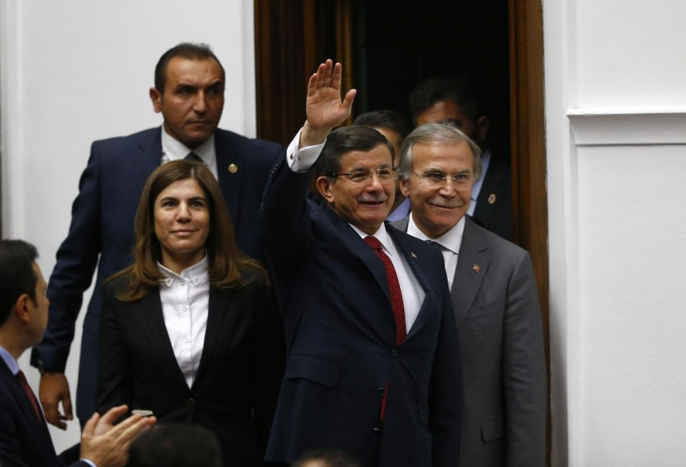 Başbakan Davutoğlu gözyaşlarını tutamadı
