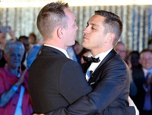 Kıbrıs'ta eşcinsel evliliklere izin çıktı