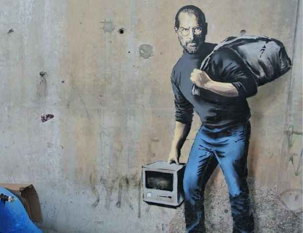 Banksy Apple'ın kurucusunu mülteci olarak çizdi