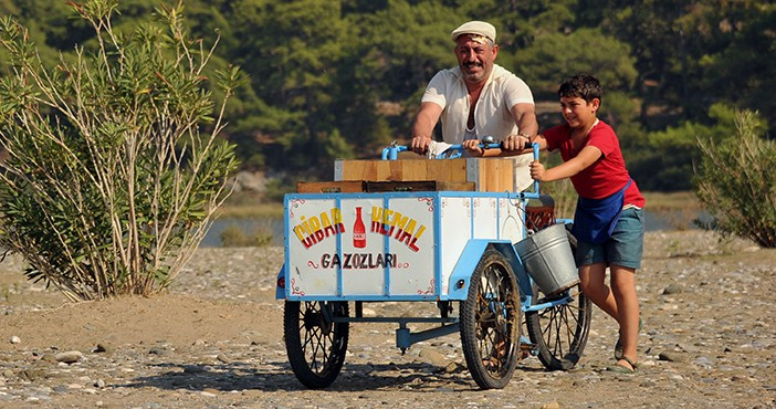 Gazozcu Cem Yılmaz'ın şu haline bakın!  