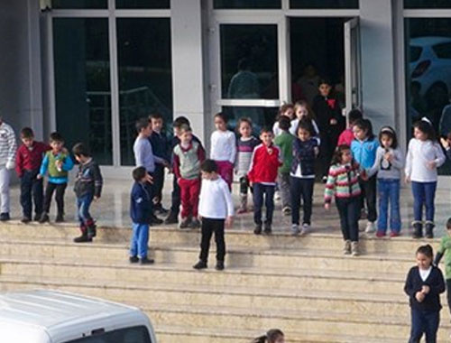İstanbul'da ilköğretim okuluna silahlı baskın