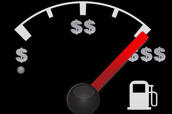 1 liraya mal olan benzini neden 4.5 liraya alıyoruz?