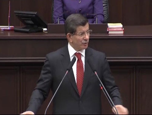 Davutoğlu: Kim Suriye halkını bombalarsa onun da karşısındayız