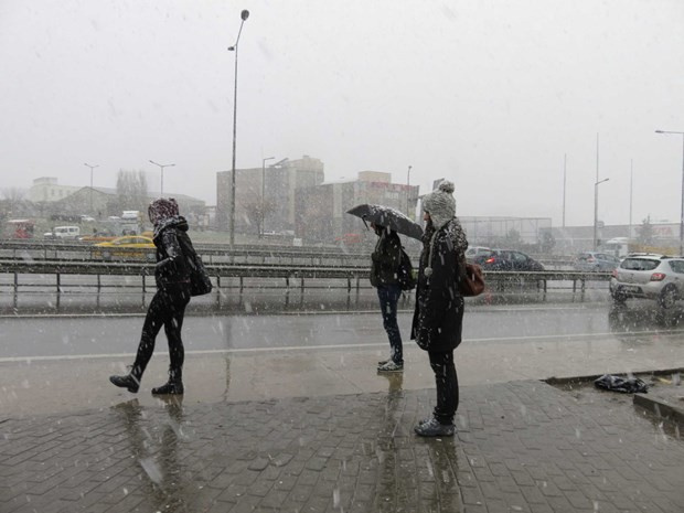 İstanbul'da kar yağışı başladı! İşte yurttan kar görüntüleri