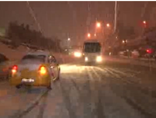 İstanbul'da kar bastırdı araçlar yolda kaldı