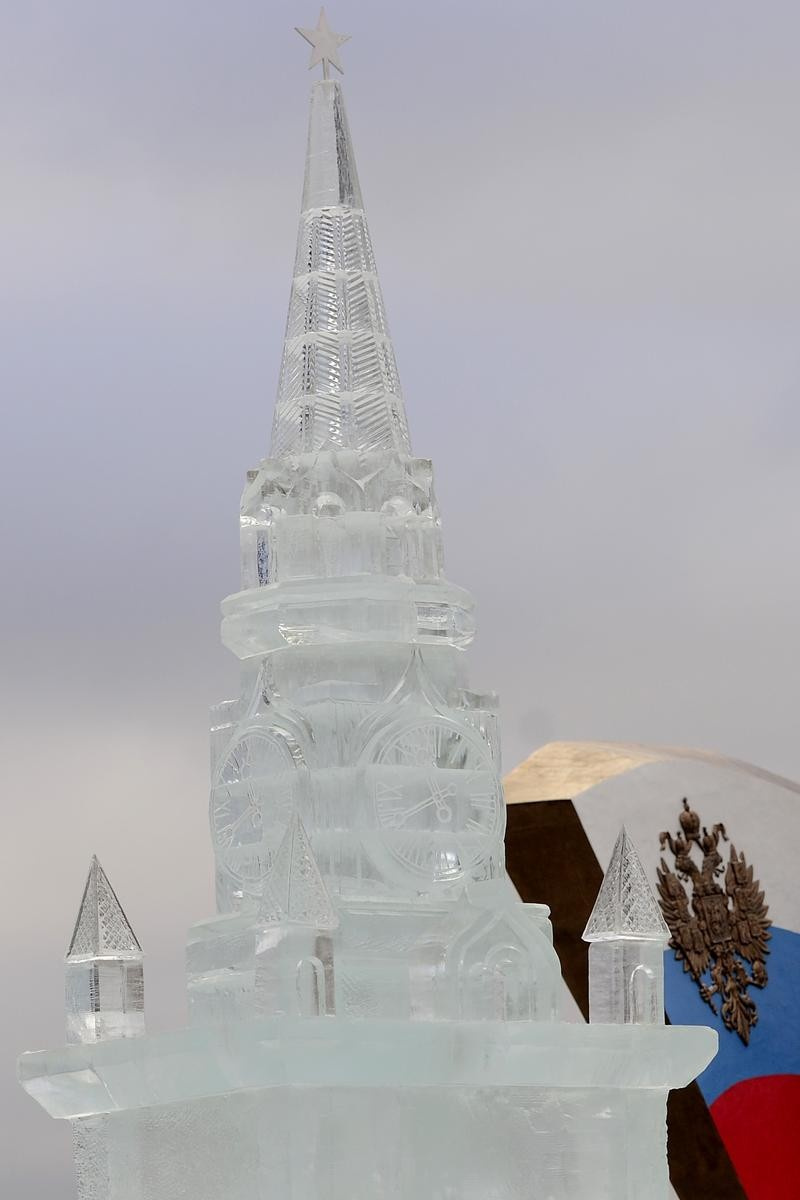 Moskova'da buzdan minyatür sergisi açıldı