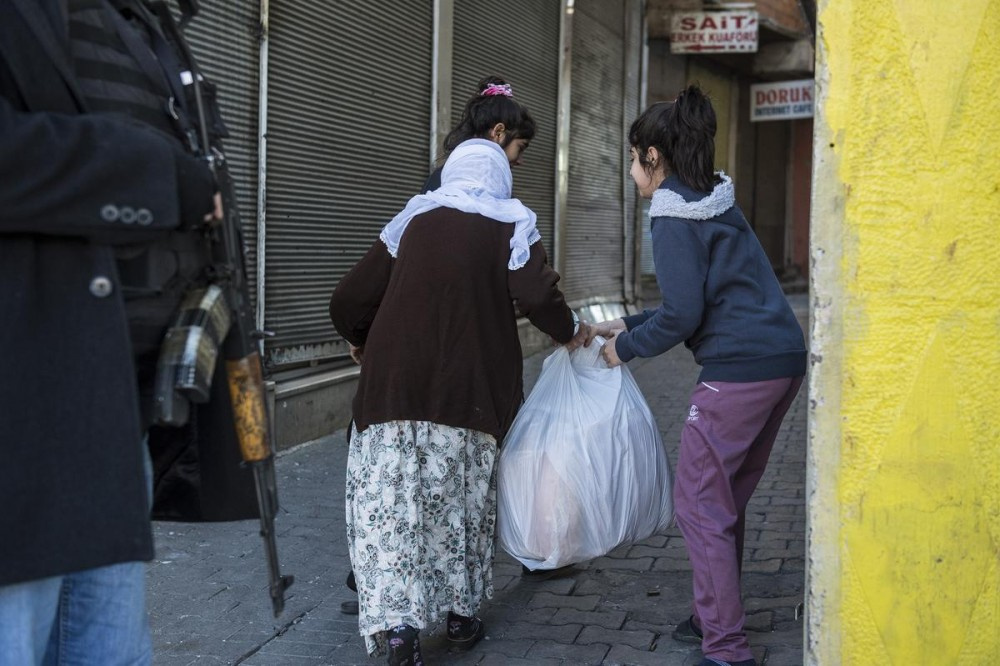 Sur ilçesindeki sokağa çıkma yasağı devam ediyor