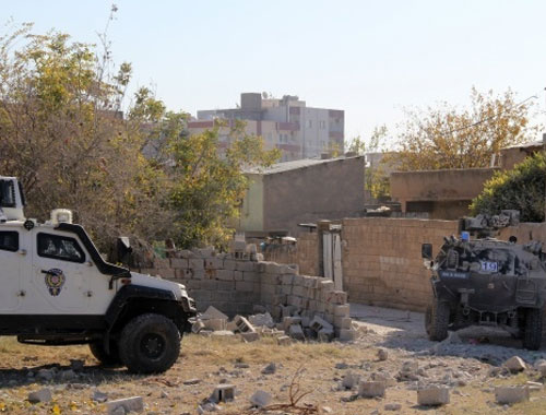 Nusaybin'de şiddetli çatışmalar kamerada